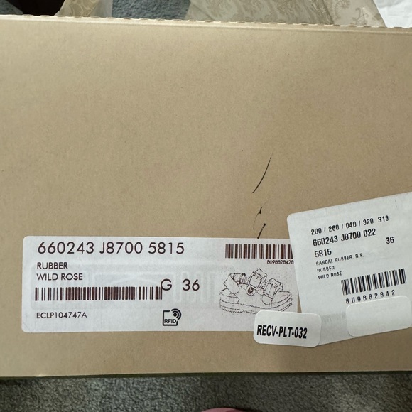 New with tags, Gucci Sandals, size 36 - Picture 6 of 7